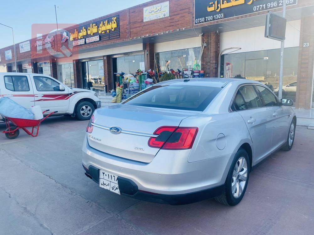 Ford Taurus